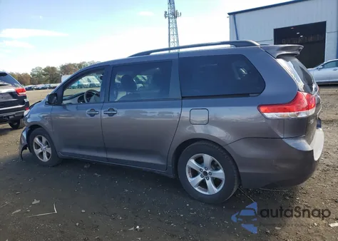 2013 Toyota Sienna Le from USA, damaged, VIN 5TDKK3DC9DS356118